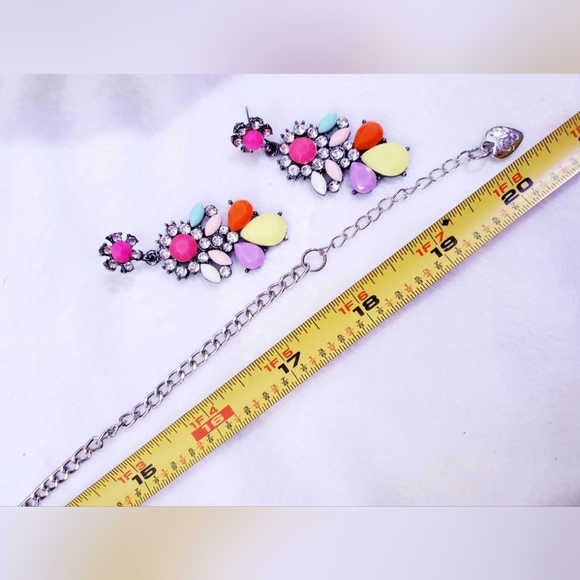 Silver plated rainbow crystal flower necklace earrings set - Picture 15 of 16